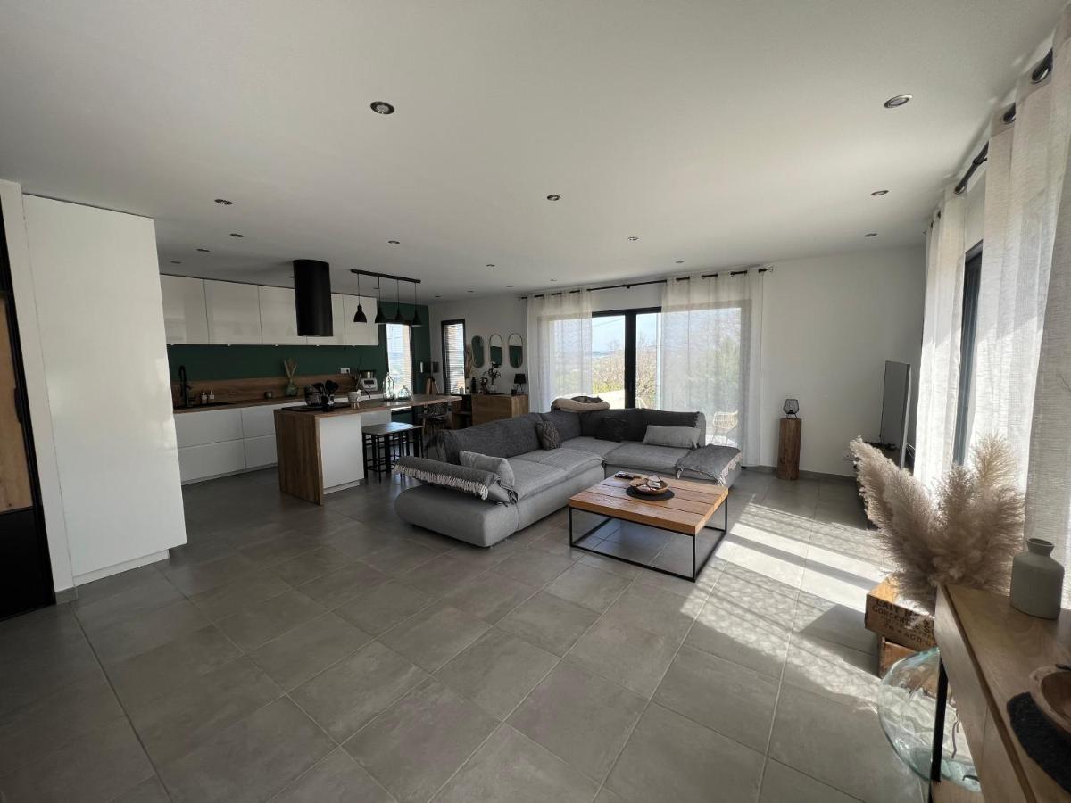 Agreable Villa Recente Au Coeur D'Un Charmant Petit Village Sernhac Eksteriør bilde