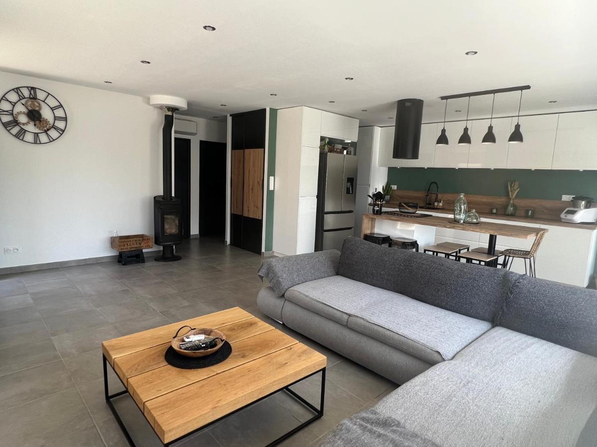Agreable Villa Recente Au Coeur D'Un Charmant Petit Village Sernhac Eksteriør bilde